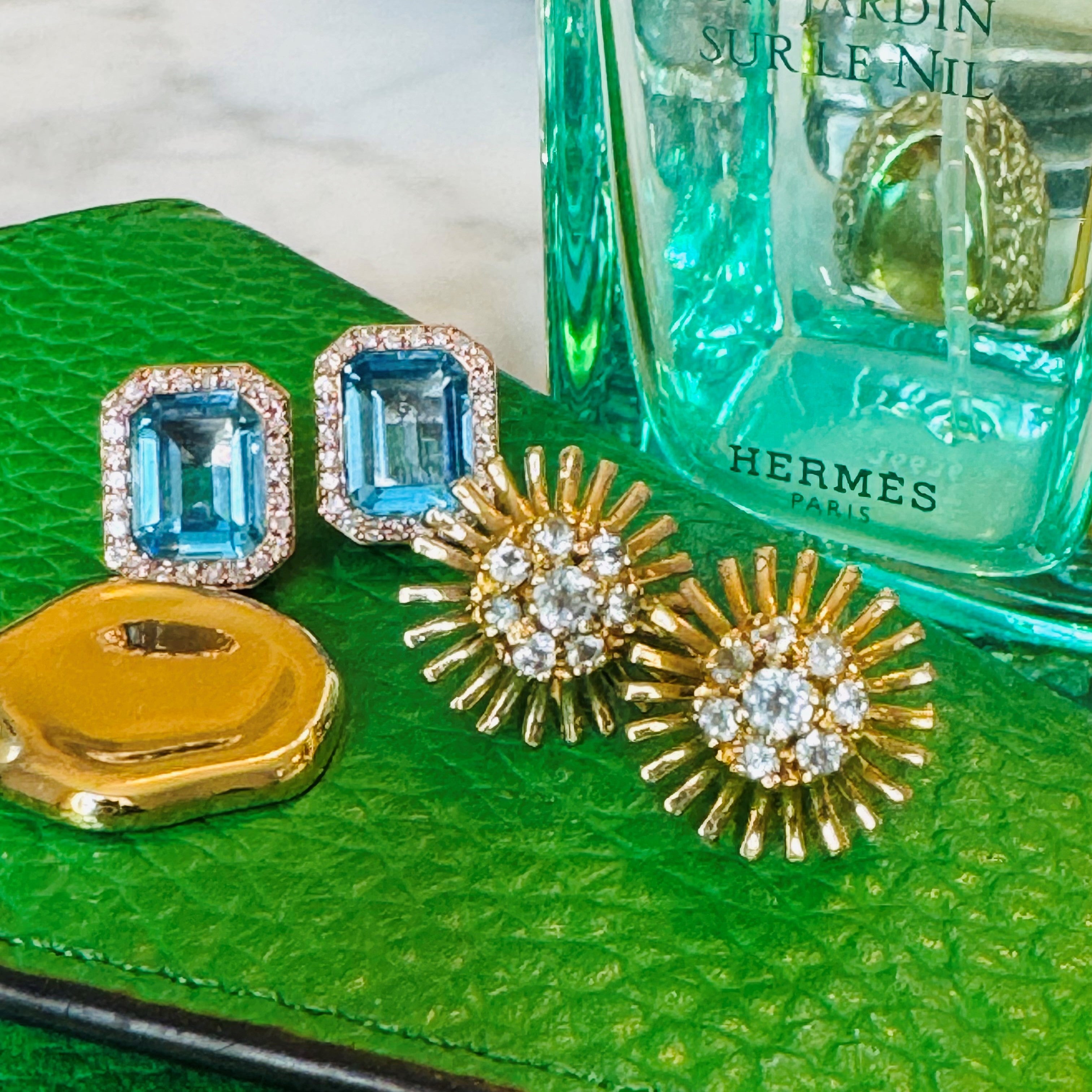 Blue Topaz Flower Power Sunburst Stud Earrings 1972