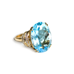Diamond & 14.8 Carat Blue Topaz Ring 2008