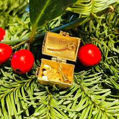 Gold Glorious Gold: Articulated Treasure Chest 1966