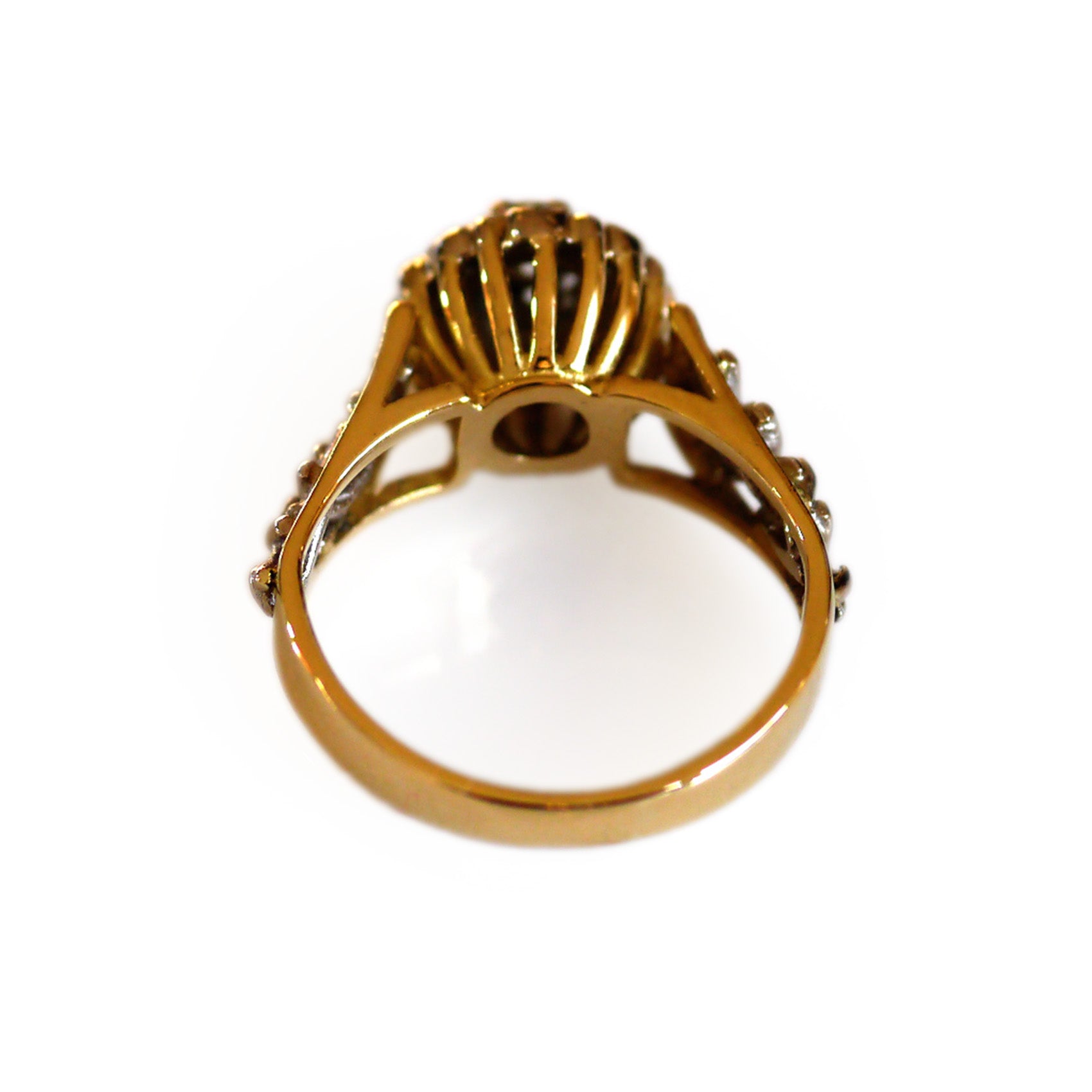 Dazzling Diamond 1970s Ring