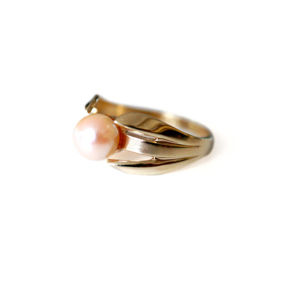 1960s Vintage Pearl Gold Ring