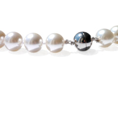 Pearls Girls: Lustrously Large Pearl Necklace (Satin White)