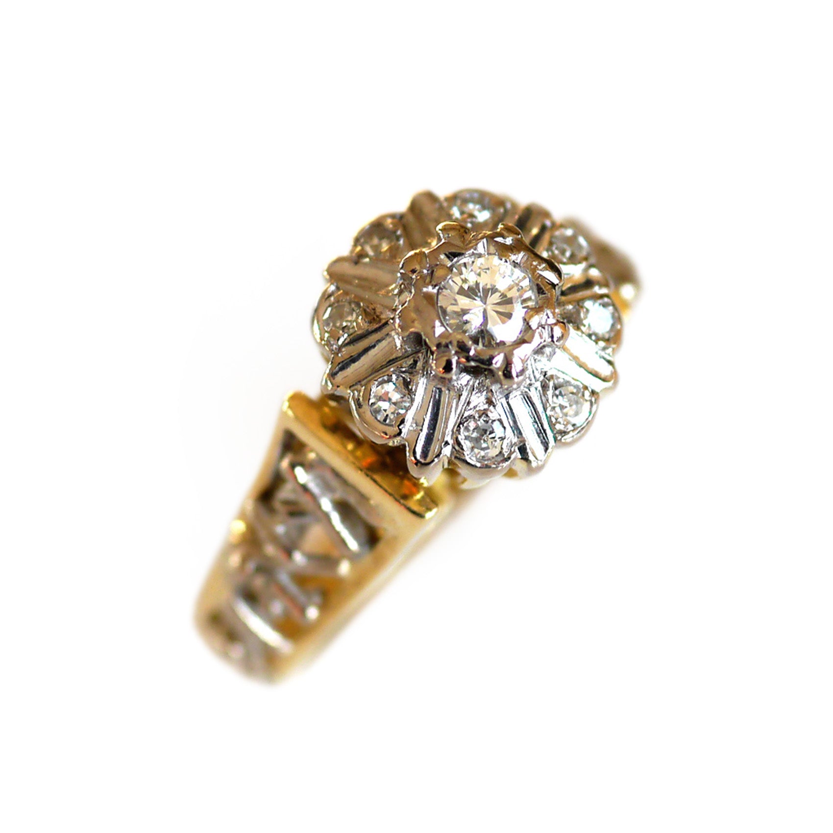 Dazzling Diamond 1970s Ring