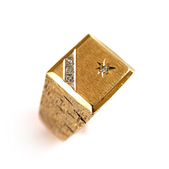 Dazzling Diamond Barked Gold Signet Ring