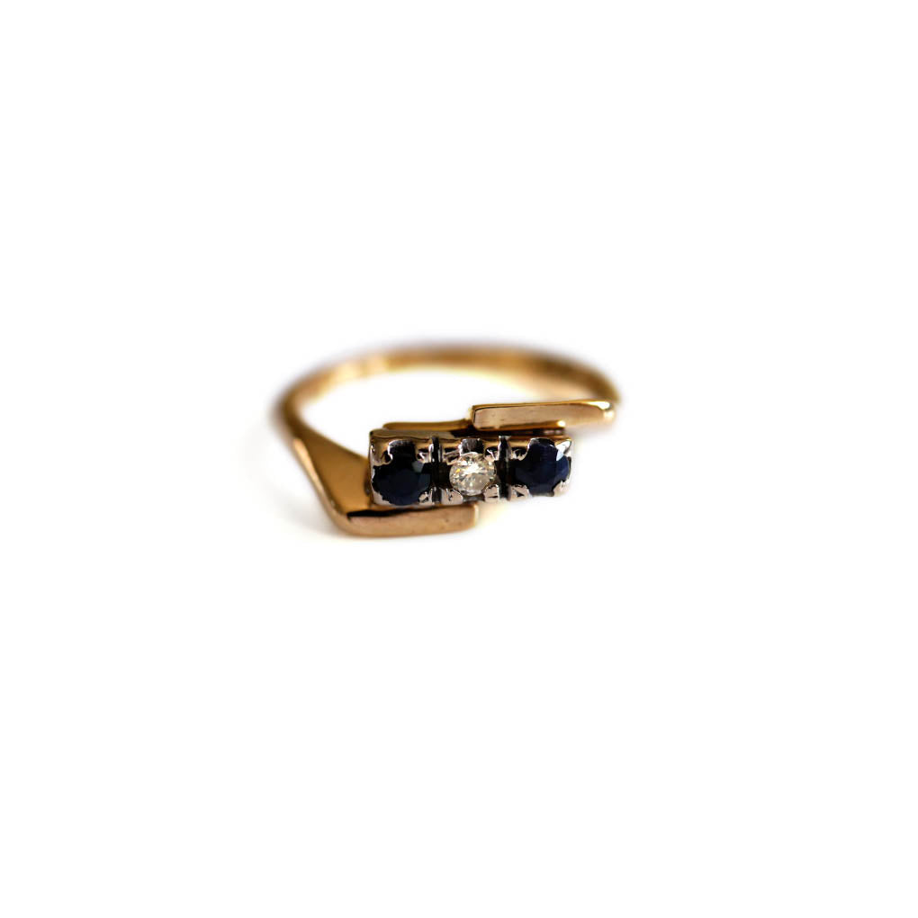 Dazzling Diamond & Sapphire 1970s Ring